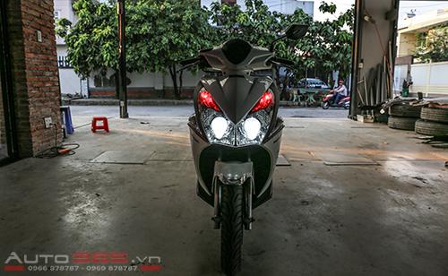 Honda Air Blade 125cc 2012 Nâng Cấp Đèn Bi Xenon - Mắt Quỷ 7 Màu